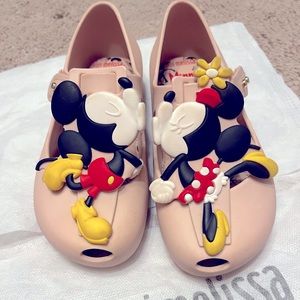 Disney Mini Melissa size 10